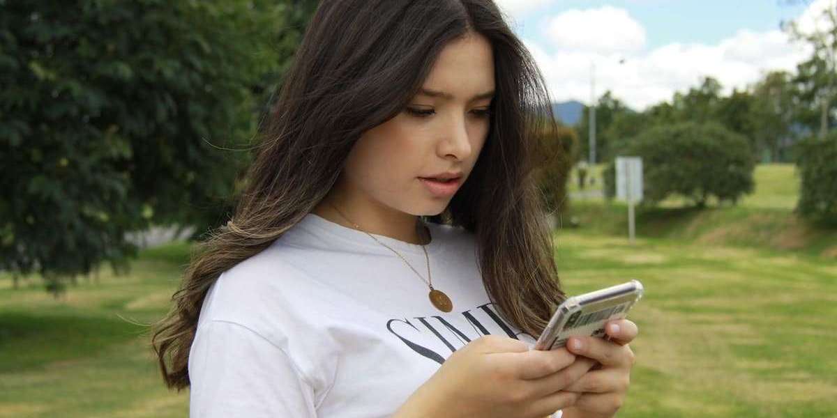 How to Ask a Girl Out If You’re Shy or Introverted
