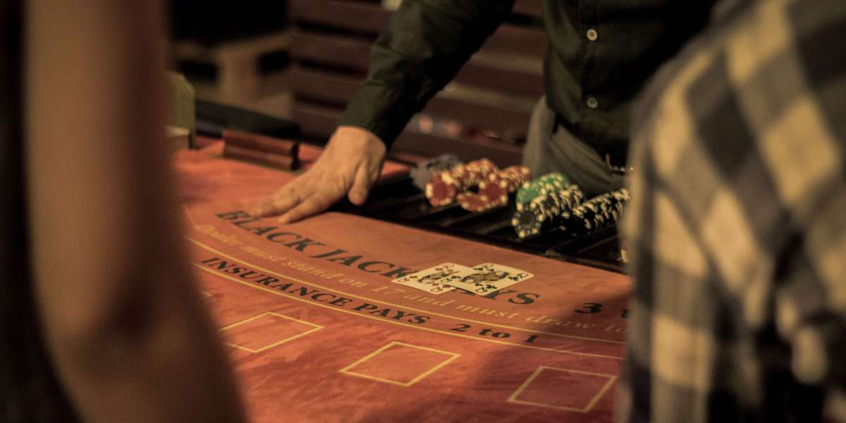 Exploring the Popularity of Mobile Casino Slots: Trends and Game Development in 2025